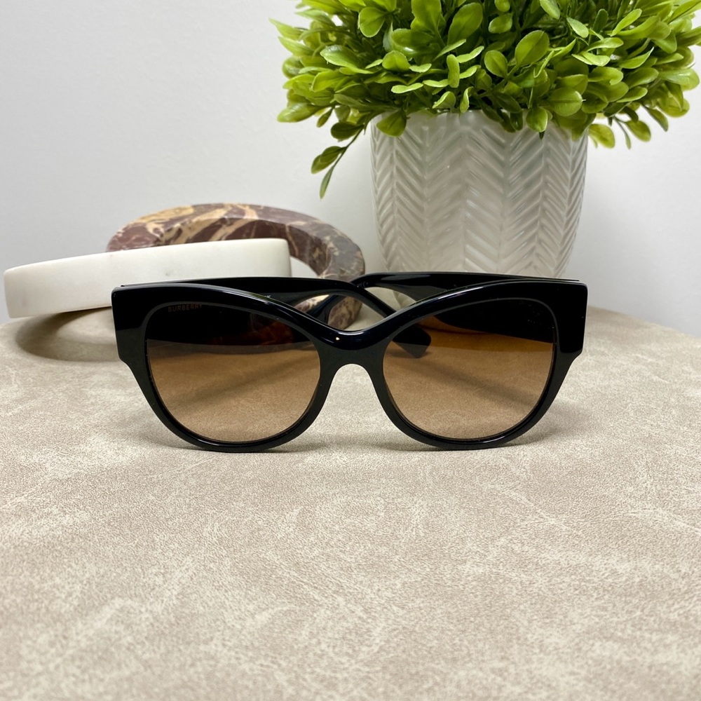 BURBERRY 54mm Butterfly Sunglasses Black Lens Havana Frm Logo Print |New in Case